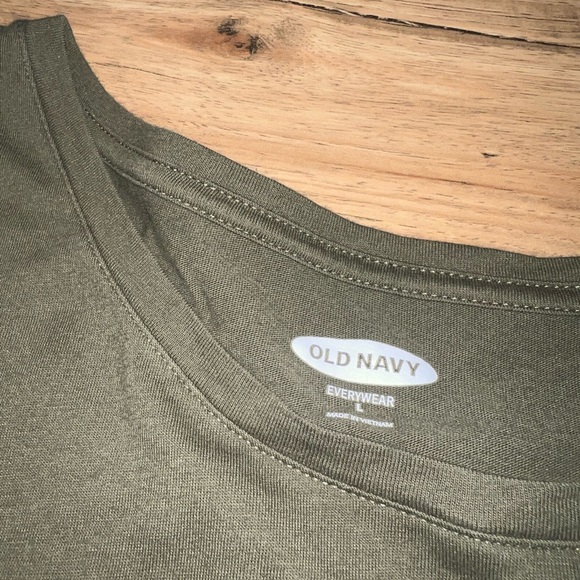 green pineapple t-shirt - Picture 3 of 4